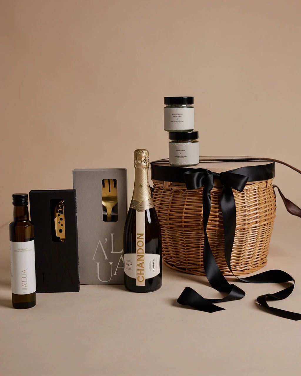 Row (2/2) Mobile Hampers by Parcelle