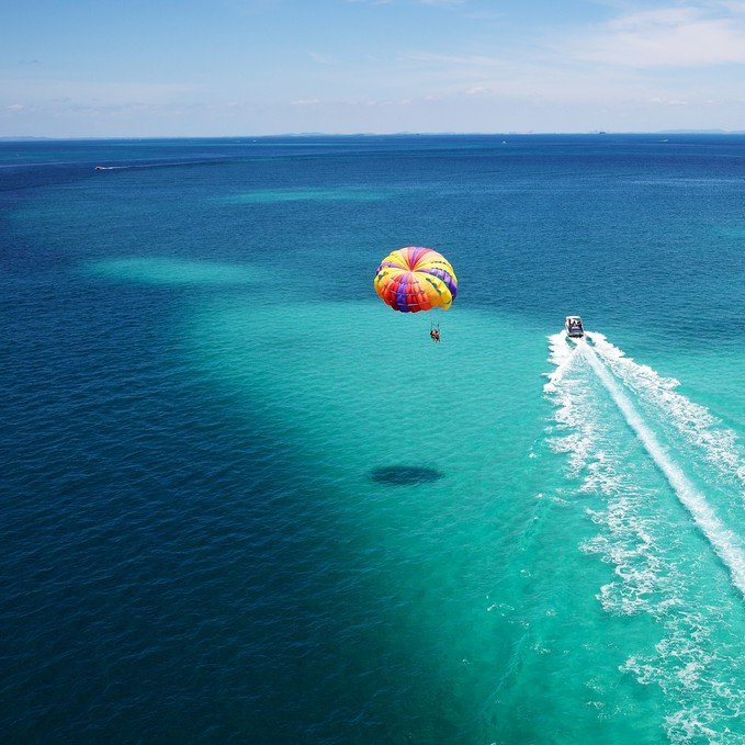 Parasail In Moreton Island - We Wander