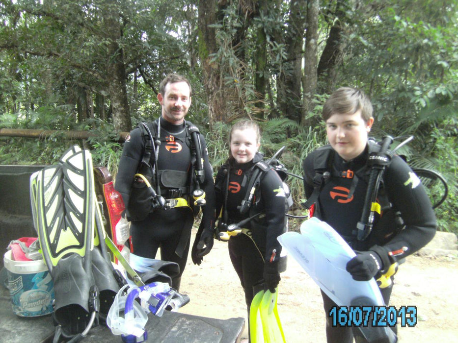 Rainforest Platypus Dive - We Wander